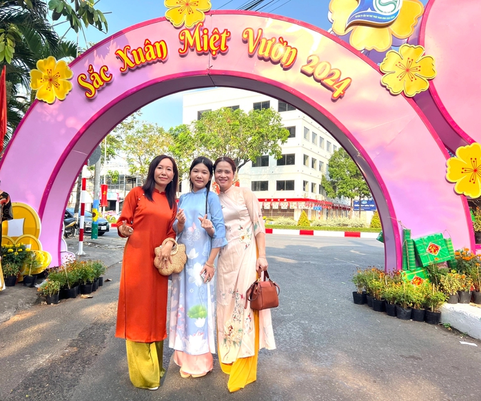 Sắc xuân miệt vườn khắp phố phường Cần Thơ- Ảnh 1. Sắc xuân miệt vườn khắp phố phường Cần Thơ- Ảnh 1.