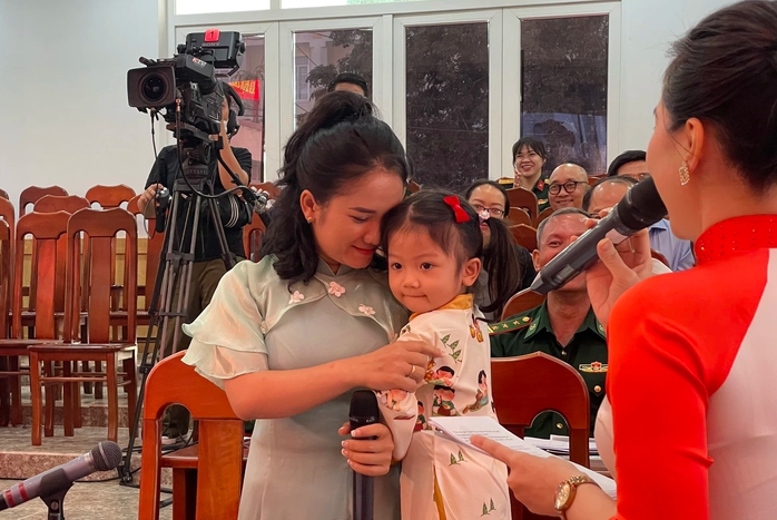 Cầu truyền hình chúc Tết huyện đảo Trường Sa- Ảnh 3. Cầu truyền hình chúc Tết huyện đảo Trường Sa- Ảnh 3.