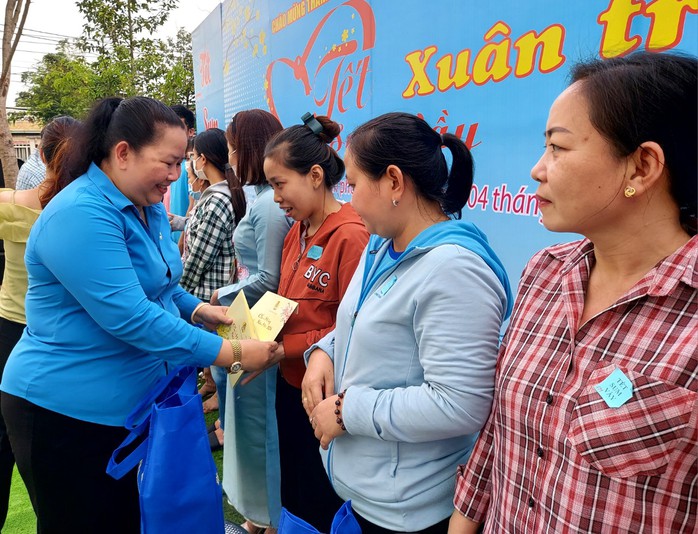 Chung tay chăm lo Tết cho lao động xa quê- Ảnh 4.
