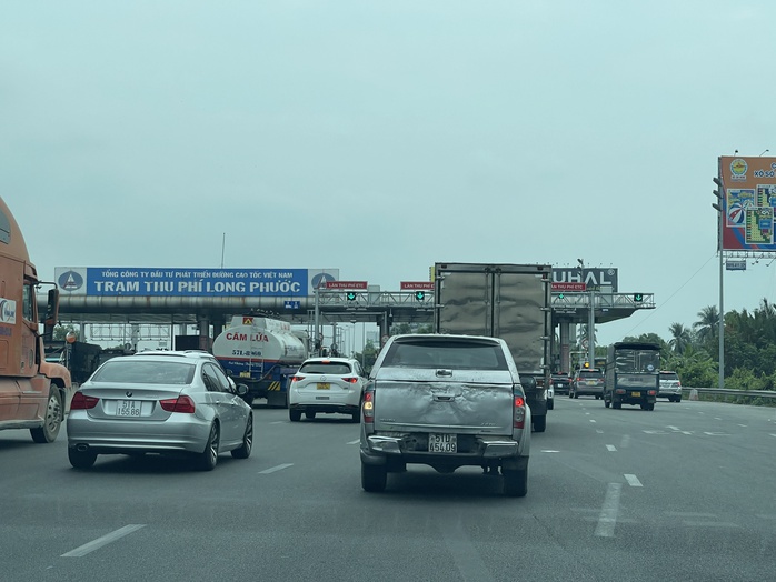 Hình ảnh giao thông hơn 200 km cao tốc từ TP HCM về miền Trung hôm nay- Ảnh 3. Hình ảnh giao thông hơn 200 km cao tốc từ TP HCM về miền Trung hôm nay- Ảnh 3.