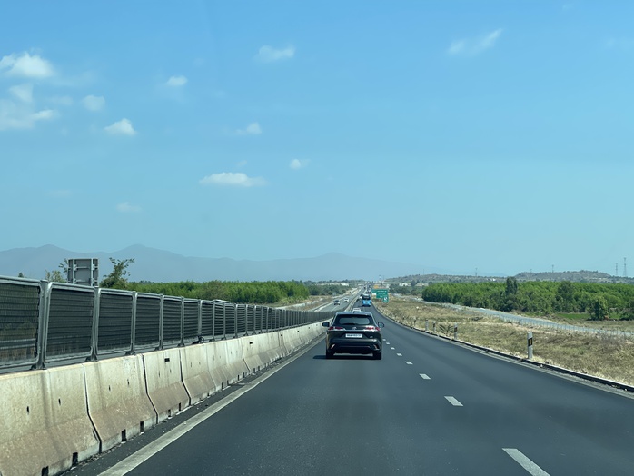 Hình ảnh giao thông hơn 200 km cao tốc từ TP HCM về miền Trung hôm nay- Ảnh 5. Hình ảnh giao thông hơn 200 km cao tốc từ TP HCM về miền Trung hôm nay- Ảnh 5.