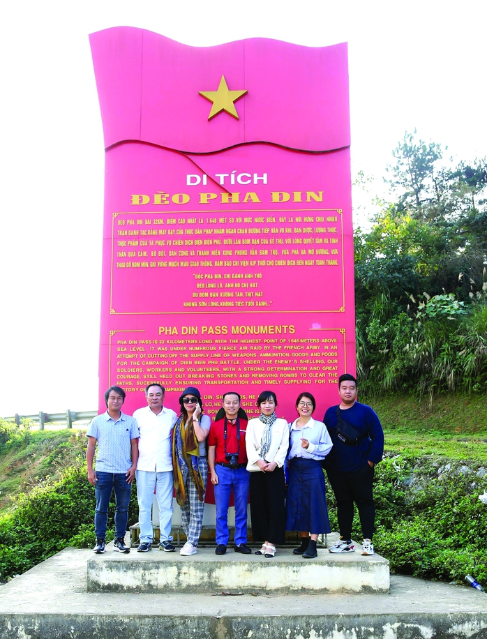 Rồng bay trên những ngả đường Tây Bắc- Ảnh 1. Rồng bay trên những ngả đường Tây Bắc- Ảnh 1.