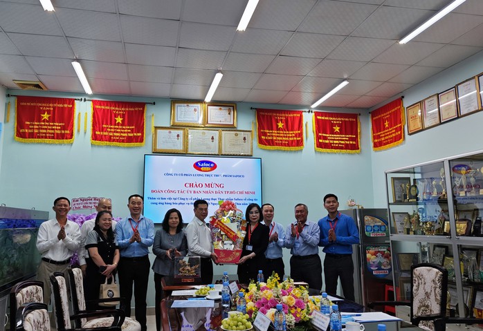Doanh nghiệp giao hàng đến 22 giờ, siêu thị không để khách chờ tính tiền quá 5 phút- Ảnh 2. Doanh nghiệp giao hàng đến 22 giờ, siêu thị không để khách chờ tính tiền quá 5 phút- Ảnh 2.