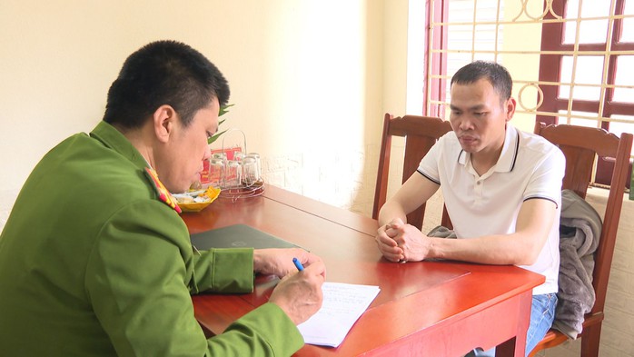 Kẻ trốn truy nã nguy hiểm ra đầu thú sau 9 năm lẩn trốn- Ảnh 1.