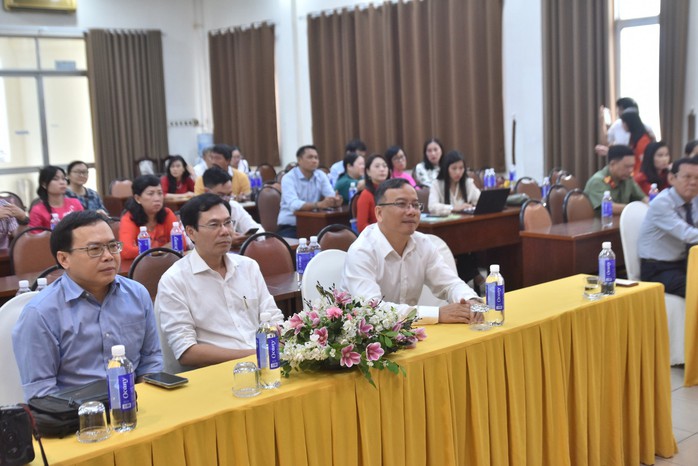 Báo Người Lao Động đoạt giải nhì Giải Bìa báo Xuân Giáp Thìn 2024- Ảnh 4.