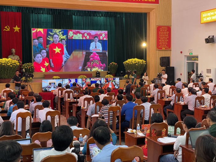 Cầu truyền hình chúc Tết huyện đảo Trường Sa- Ảnh 1. Cầu truyền hình chúc Tết huyện đảo Trường Sa- Ảnh 1.