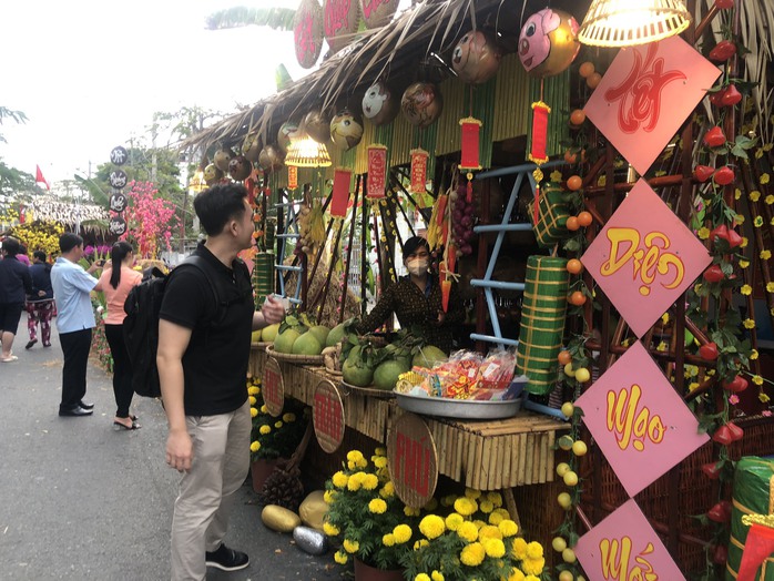 CLIP: Độc đáo “Chợ quê ngày Tết” giữa lòng thành phố- Ảnh 5. CLIP: Độc đáo “Chợ quê ngày Tết” giữa lòng thành phố- Ảnh 5.