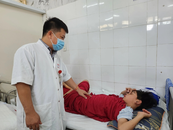 Nhiều trẻ bỏng nặng do đốt thuốc pháo dịp Tết- Ảnh 1. Nhiều trẻ bỏng nặng do đốt thuốc pháo dịp Tết- Ảnh 1.