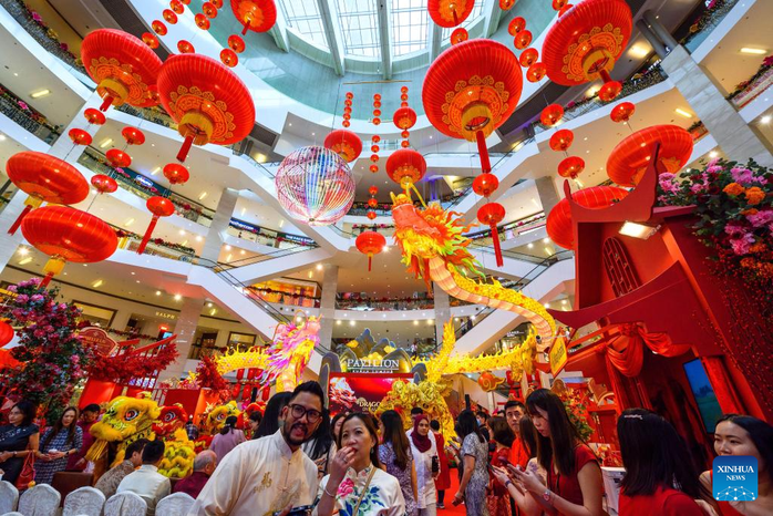 Trang hoàng lộng lẫy tại một trung tâm mua sắm ở Kuala Lumpur - Malaysia. Ảnh: Tân Hoa Xã