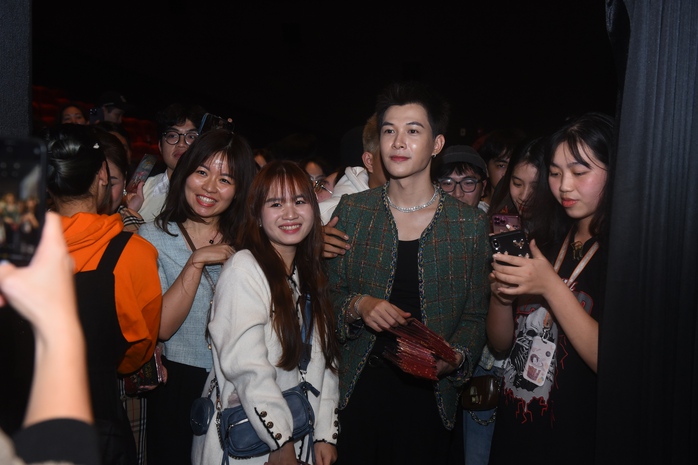 Lê Giang ngẫu hứng rủ Anh Tú - Diệu Nhi ca cải lương- Ảnh 8. Lê Giang ngẫu hứng rủ Anh Tú - Diệu Nhi ca cải lương- Ảnh 8.