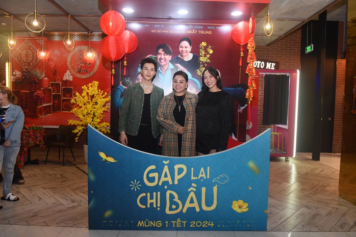 Lê Giang ngẫu hứng rủ Anh Tú - Diệu Nhi ca cải lương- Ảnh 1. Lê Giang ngẫu hứng rủ Anh Tú - Diệu Nhi ca cải lương- Ảnh 1.