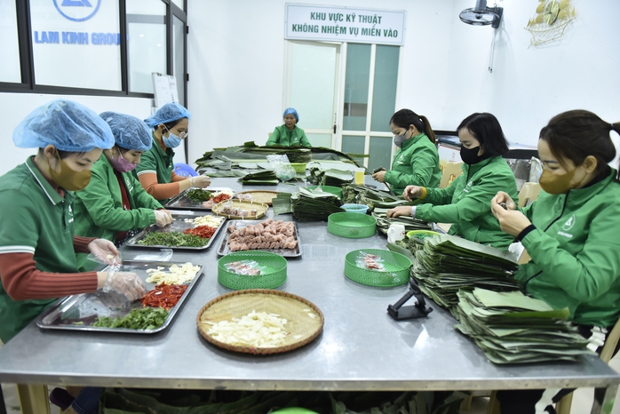 VIDEO: Đặc sản nem chua Thanh Hóa "cháy hàng" dịp Tết- Ảnh 1. VIDEO: Đặc sản nem chua Thanh Hóa "cháy hàng" dịp Tết- Ảnh 1.