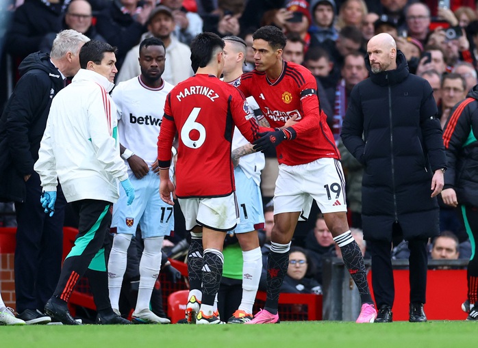 Lisandro Martinez nghỉ 8 tuần, nguy cơ lỡ đại chiến Manchester- Ảnh 4. Lisandro Martinez nghỉ 8 tuần, nguy cơ lỡ đại chiến Manchester- Ảnh 4.
