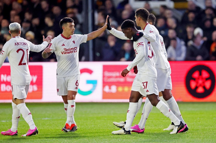 Lisandro Martinez nghỉ 8 tuần, nguy cơ lỡ đại chiến Manchester- Ảnh 5. Lisandro Martinez nghỉ 8 tuần, nguy cơ lỡ đại chiến Manchester- Ảnh 5.