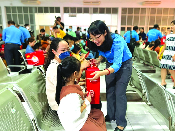 Công đoàn TP HCM chuyển mình- Ảnh 1. Công đoàn TP HCM chuyển mình- Ảnh 1.