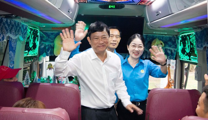 Nghĩa tình những chuyến xe, tàu mùa Xuân!
- Ảnh 4. Nghĩa tình những chuyến xe, tàu mùa Xuân!
- Ảnh 4.