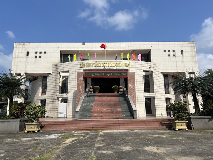 Khởi tố vụ án liên quan 2 quán cà phê "mọc" trong Bảo tàng Quảng Ngãi- Ảnh 2. Khởi tố vụ án liên quan 2 quán cà phê "mọc" trong Bảo tàng Quảng Ngãi- Ảnh 2.