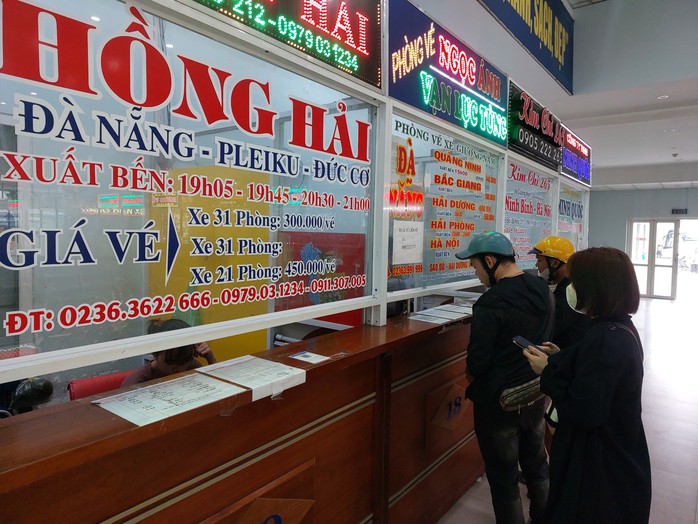 Cảnh nhộn nhịp tại bến xe Đà Nẵng- Ảnh 3. Cảnh nhộn nhịp tại bến xe Đà Nẵng- Ảnh 3.