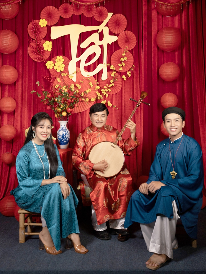 NSND Việt Anh, NSƯT Hữu Châu, Trấn Thành… rạng rỡ với áo dài!- Ảnh 10. NSND Việt Anh, NSƯT Hữu Châu, Trấn Thành… rạng rỡ với áo dài!- Ảnh 10.