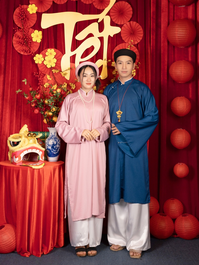 NSND Việt Anh, NSƯT Hữu Châu, Trấn Thành… rạng rỡ với áo dài!- Ảnh 4. NSND Việt Anh, NSƯT Hữu Châu, Trấn Thành… rạng rỡ với áo dài!- Ảnh 4.