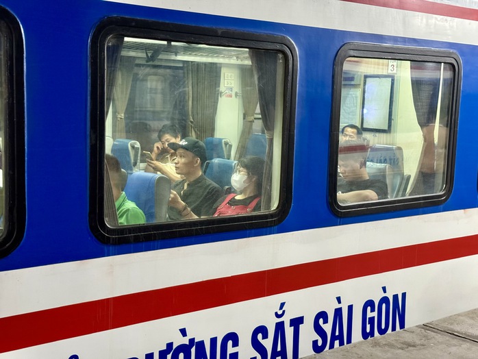 Làm việc xuyên Tết: Hạnh phúc vì được cống hiến- Ảnh 1. Làm việc xuyên Tết: Hạnh phúc vì được cống hiến- Ảnh 1.