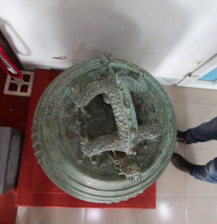 Cận cảnh chuông cổ hơn 600 năm, báu vật ghi dấu biến cố cuối thời Trần- Ảnh 12. Cận cảnh chuông cổ hơn 600 năm, báu vật ghi dấu biến cố cuối thời Trần- Ảnh 12.