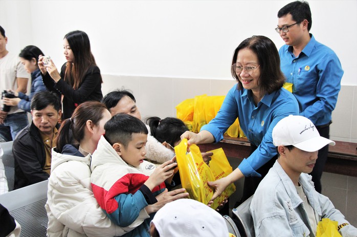 Chăm lo hơn nữa cho đoàn viên Đà Nẵng dịp Tết năm nay- Ảnh 3. Chăm lo hơn nữa cho đoàn viên Đà Nẵng dịp Tết năm nay- Ảnh 3.