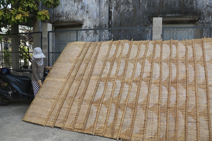 Làng nghề bánh tráng Phú Long đỏ lửa- Ảnh 9.