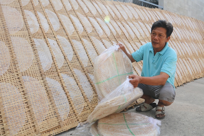 Làng nghề bánh tráng Phú Long đỏ lửa- Ảnh 8.