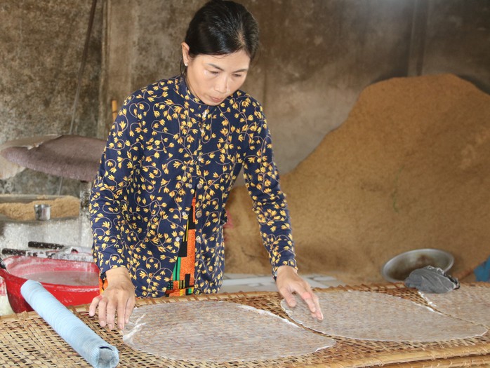 Làng nghề bánh tráng Phú Long đỏ lửa- Ảnh 1.