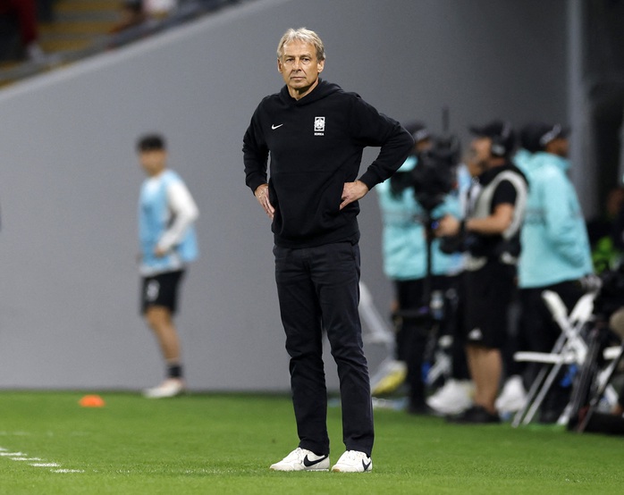 Hàn Quốc thua sốc Jordan: Son Heung-min xin lỗi, HLV Klinsmann hứng "gạch đá"- Ảnh 4. Hàn Quốc thua sốc Jordan: Son Heung-min xin lỗi, HLV Klinsmann hứng "gạch đá"- Ảnh 4.