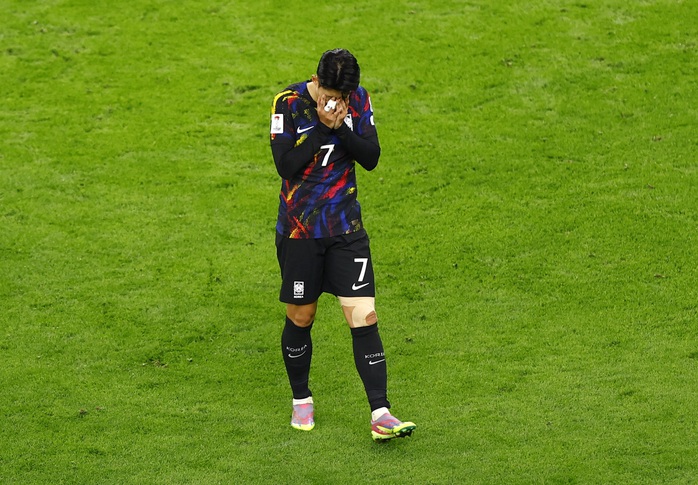 Hàn Quốc thua sốc Jordan: Son Heung-min xin lỗi, HLV Klinsmann hứng "gạch đá"- Ảnh 1. Hàn Quốc thua sốc Jordan: Son Heung-min xin lỗi, HLV Klinsmann hứng "gạch đá"- Ảnh 1.