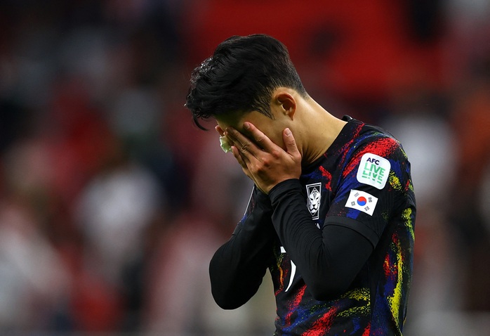 Hàn Quốc thua sốc Jordan: Son Heung-min xin lỗi, HLV Klinsmann hứng "gạch đá"- Ảnh 2. Hàn Quốc thua sốc Jordan: Son Heung-min xin lỗi, HLV Klinsmann hứng "gạch đá"- Ảnh 2.