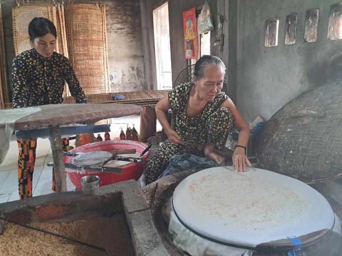 Làng nghề bánh tráng Phú Long đỏ lửa- Ảnh 4.