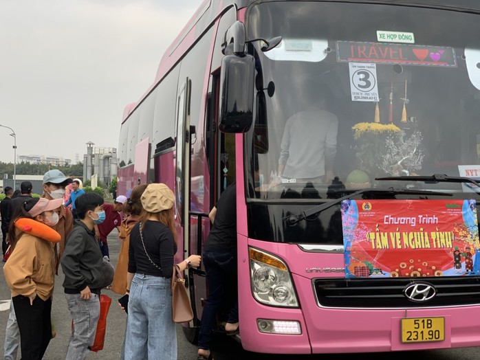 Những chuyến xe nghĩa tình- Ảnh 3. Những chuyến xe nghĩa tình- Ảnh 3.