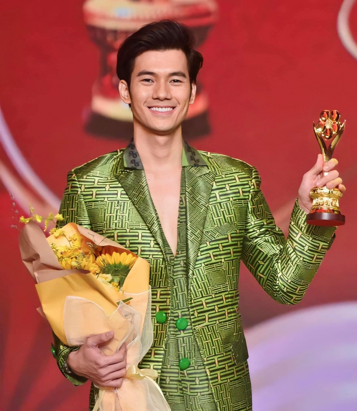 Nhan Phúc Vinh - Diệp Bảo Ngọc: Đón Xuân bên gia đình!- Ảnh 1. Nhan Phúc Vinh - Diệp Bảo Ngọc: Đón Xuân bên gia đình!- Ảnh 1.