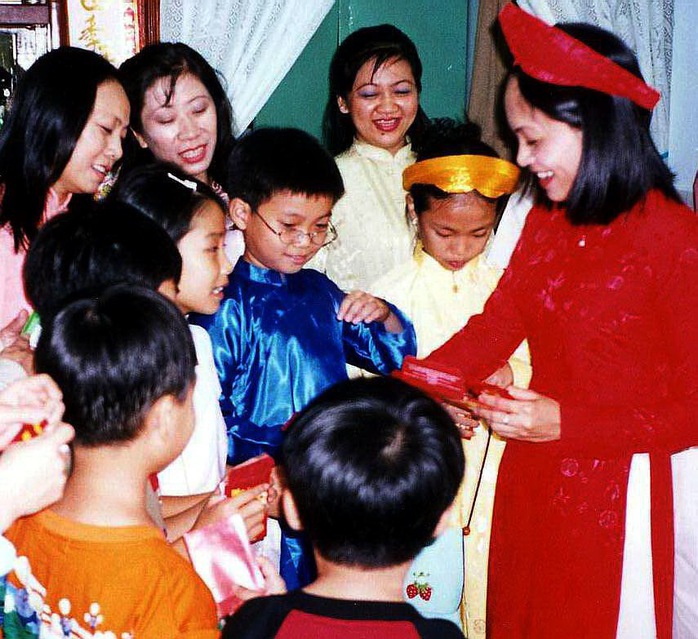 "Xuân sum vầy - Tết sẻ chia": Ấm áp tình thân ngày Tết- Ảnh 2. "Xuân sum vầy - Tết sẻ chia": Ấm áp tình thân ngày Tết- Ảnh 2.