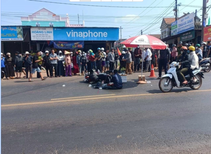 Xe khách lấn làn tông tử vong bé gái 3 tuổi trên đường về quê ăn Tết- Ảnh 2. Xe khách lấn làn tông tử vong bé gái 3 tuổi trên đường về quê ăn Tết- Ảnh 2.
