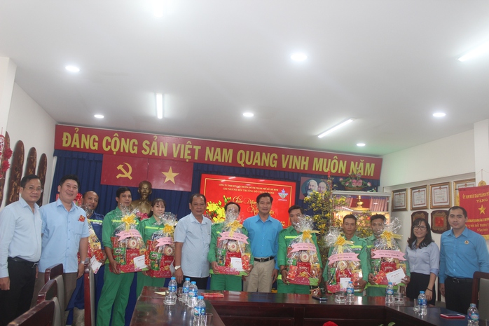 Niềm vui đầu Xuân- Ảnh 2. Niềm vui đầu Xuân- Ảnh 2.