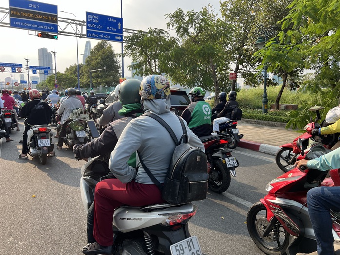 Gọi xe công nghệ trong những ngày nghỉ Tết khó như trúng số- Ảnh 1. Gọi xe công nghệ trong những ngày nghỉ Tết khó như trúng số- Ảnh 1.
