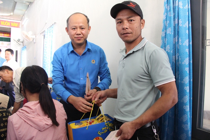 Chăm lo hơn nữa cho đoàn viên Đà Nẵng dịp Tết năm nay- Ảnh 2. Chăm lo hơn nữa cho đoàn viên Đà Nẵng dịp Tết năm nay- Ảnh 2.