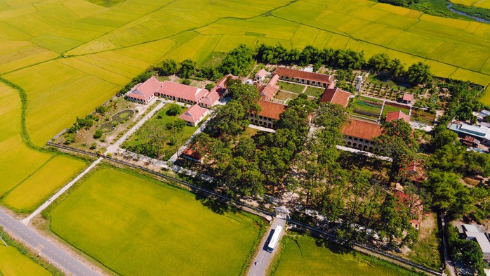 Độc đáo nét đẹp cổ kính của Tiểu chủng viện Làng Sông- Ảnh 1. Độc đáo nét đẹp cổ kính của Tiểu chủng viện Làng Sông- Ảnh 1.