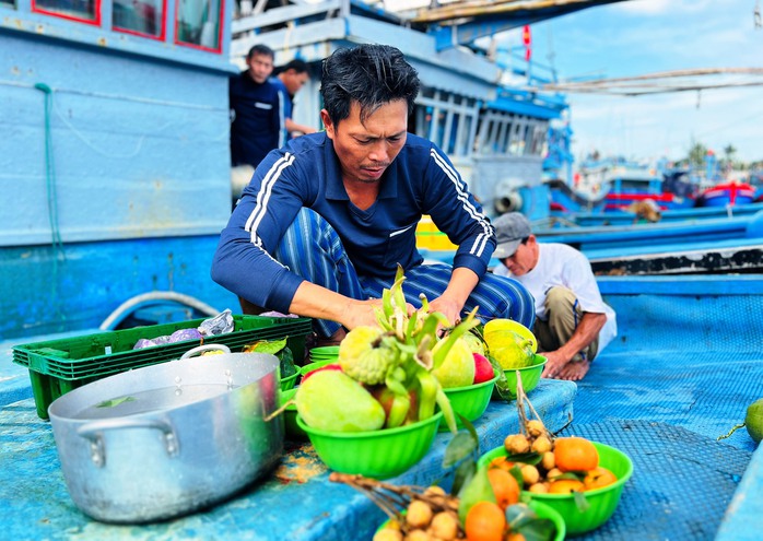 Mang hương vị Tết đến với Hoàng Sa, Trường Sa- Ảnh 1. Mang hương vị Tết đến với Hoàng Sa, Trường Sa- Ảnh 1.