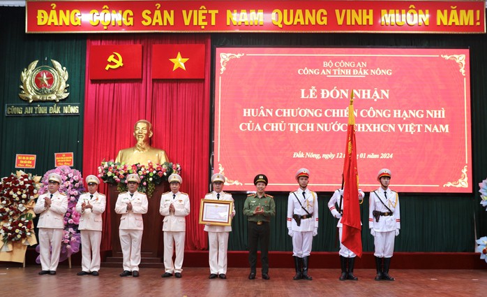 Công an tỉnh Đắk Nông: 20 năm trọn niềm tin với nhân dân- Ảnh 1. Công an tỉnh Đắk Nông: 20 năm trọn niềm tin với nhân dân- Ảnh 1.