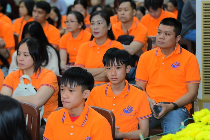 Ngày xuân nghĩ chữ hiếu thuận với cha mẹ- Ảnh 2. Ngày xuân nghĩ chữ hiếu thuận với cha mẹ- Ảnh 2.