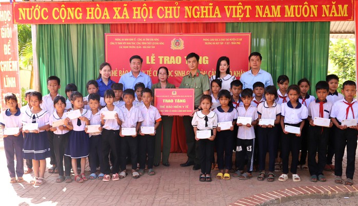 Công an tỉnh Đắk Nông: 20 năm trọn niềm tin với nhân dân- Ảnh 2. Công an tỉnh Đắk Nông: 20 năm trọn niềm tin với nhân dân- Ảnh 2.