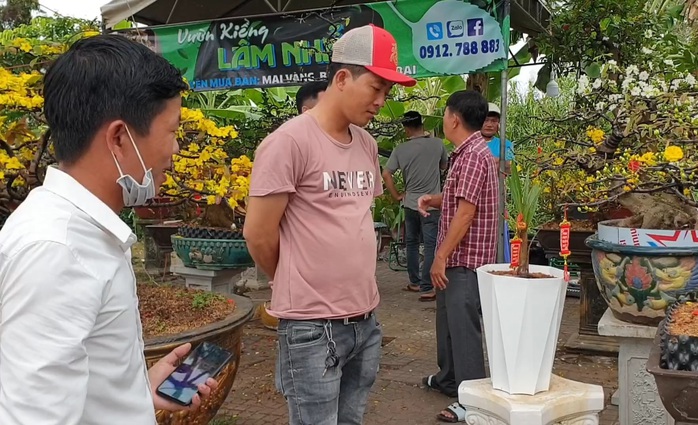 CLIP: Cận cảnh cây dừa độc lạ ở Cà Mau- Ảnh 6. CLIP: Cận cảnh cây dừa độc lạ ở Cà Mau- Ảnh 6.