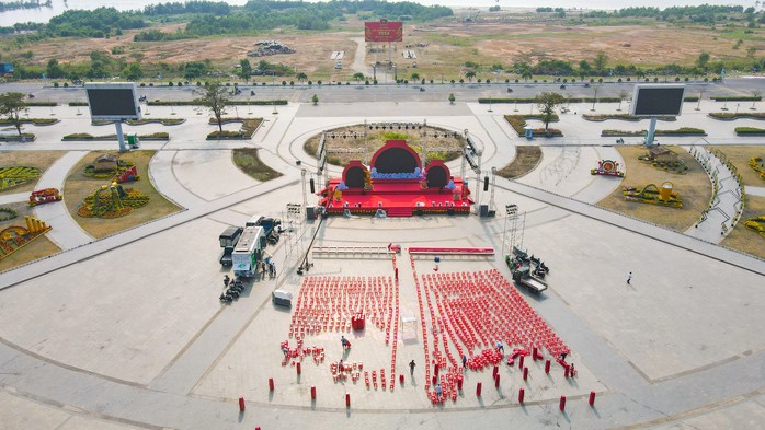 Cận cảnh dàn pháo hoa đêm giao thừa ở Kiên Giang- Ảnh 1. Cận cảnh dàn pháo hoa đêm giao thừa ở Kiên Giang- Ảnh 1.