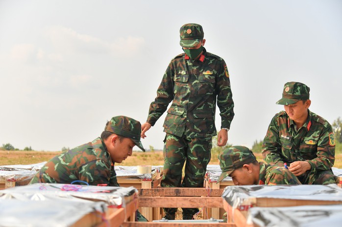 Cận cảnh dàn pháo hoa đêm giao thừa ở Kiên Giang- Ảnh 9. Cận cảnh dàn pháo hoa đêm giao thừa ở Kiên Giang- Ảnh 9.