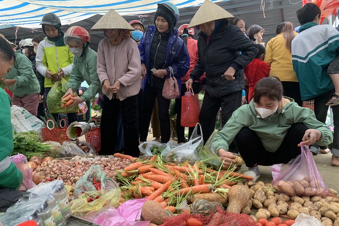 Phiên chợ quê ngày cuối năm- Ảnh 4. Phiên chợ quê ngày cuối năm- Ảnh 4.